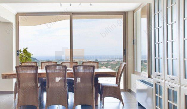 Τραπεζαρία - Dining room